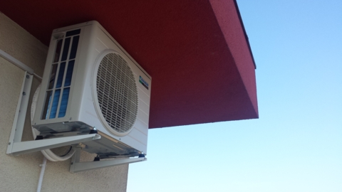 Daikin - vonkajšia jednotka na konzolách