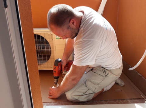 Daikin Eco Comfort - pripravovanie úchopu pre vonkajšiu jednotku