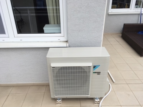 Daikin Perfera - vonkajšia jednotka ukotvená na zemi