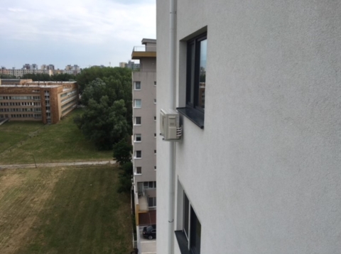 Mitsubishi MSZ - vonkajšia jednotka ukotvená na konzole