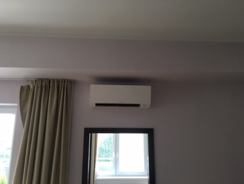 Daikin Perfera - vnútorná jednotka nad dverami