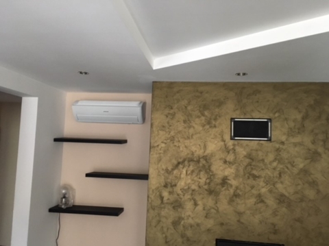 Samsung AR9500 Wind-Free Standard - vnútorná jednotka nad poličkami