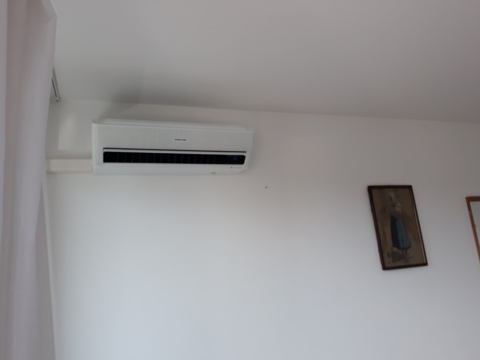 Samsung AR9500 Wind-Free Standard - vnútorná jednotka 2 v rohu