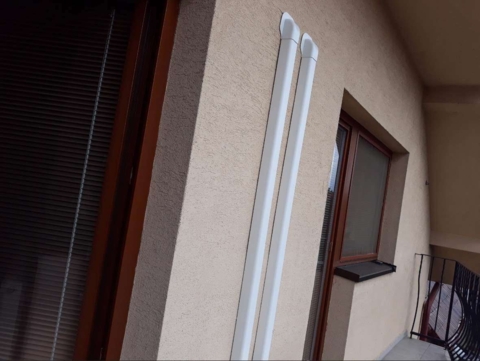 Samsung AR9500 Wind-Free Standard - detail krytia rozvodov