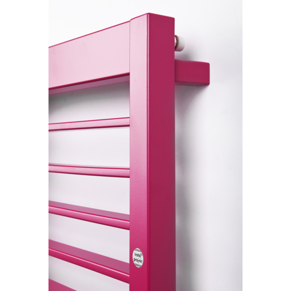 MODO Instal projekt - detail - farba - pink