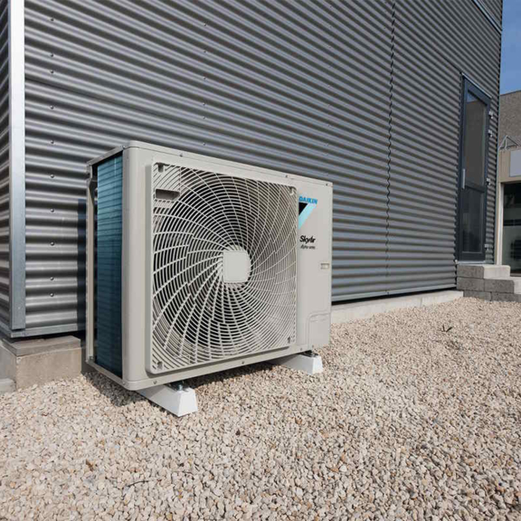 Daikin FHA-A(9) podstropná klimatizácia - vonkajšia jednotka RZAG-NV1