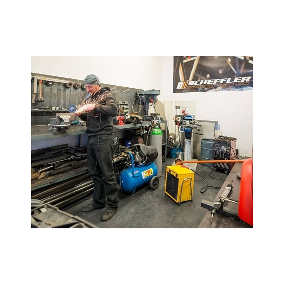 Master B 1.8 ECA domáci elektrický ohrievač s ventilátorom