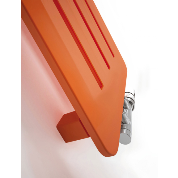 TERMA Aero V dizajnový radiátor 1500x325 RAL2008 detail