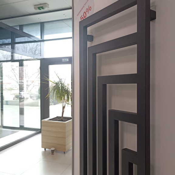 TERMA Angus V vodný dizajnový radiátor - showroomový radiátor