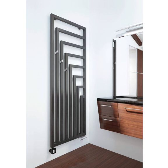 TERMA Angus V dizajnový radiátor v interiéri veľkosť 1780x680