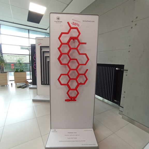 TERMA Hex vertikálny vodný dizajnový radiátor - showroomový radiátor