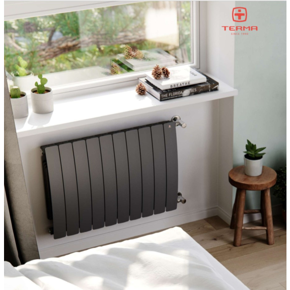 TERMA Camber vodný radiátor pod okno - v interiéri
