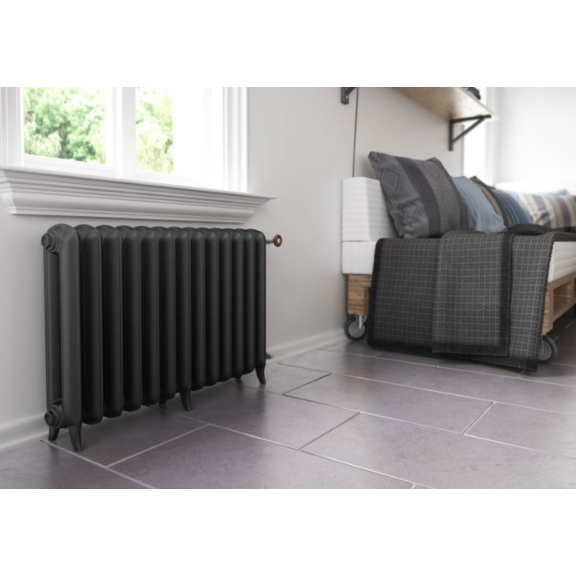 TERMA Plain retro radiátor farba Flat Black pod okno