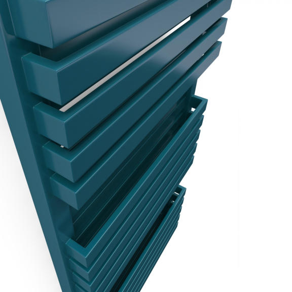 TERMA Quadrus Bold One dizajnový radiátor 870x450 RAL 5009 detail zboku