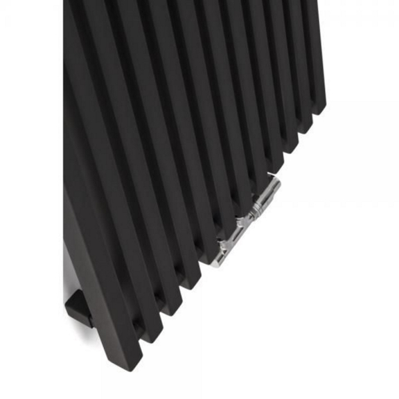 TERMA Triga dizajnový radiátor na výšku  farba Metallic Black detail