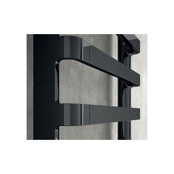 IRSAP Step B kúpeľňový radiátor detail Čierny Chróm 2