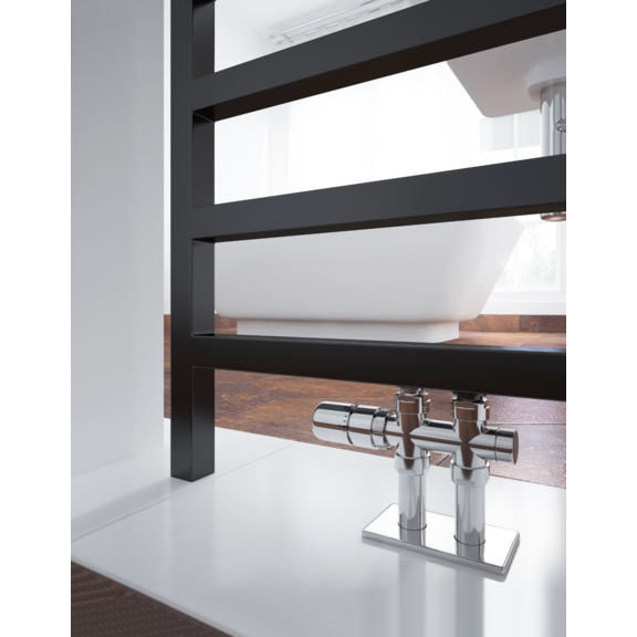 TERMA Simple DW dizajnový radiátor 1755x500 farba Heban detail v interiéri